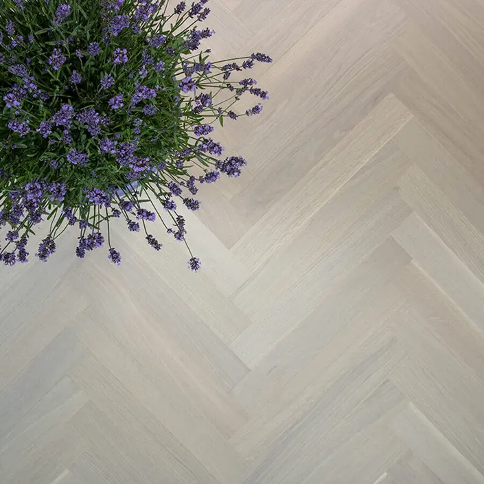 Aanbieding Visgraat Parket Eik Wit Invisible Gelakt