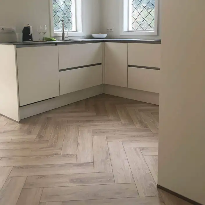 FLOER Hybride laminaat Visgraat FLR-1605 Mat Wit Eiken