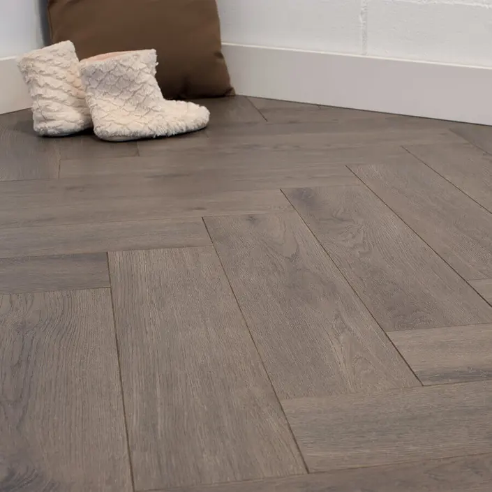 Floer Visgraat Laminaat FLR-1608 Mokka Zwart Eiken